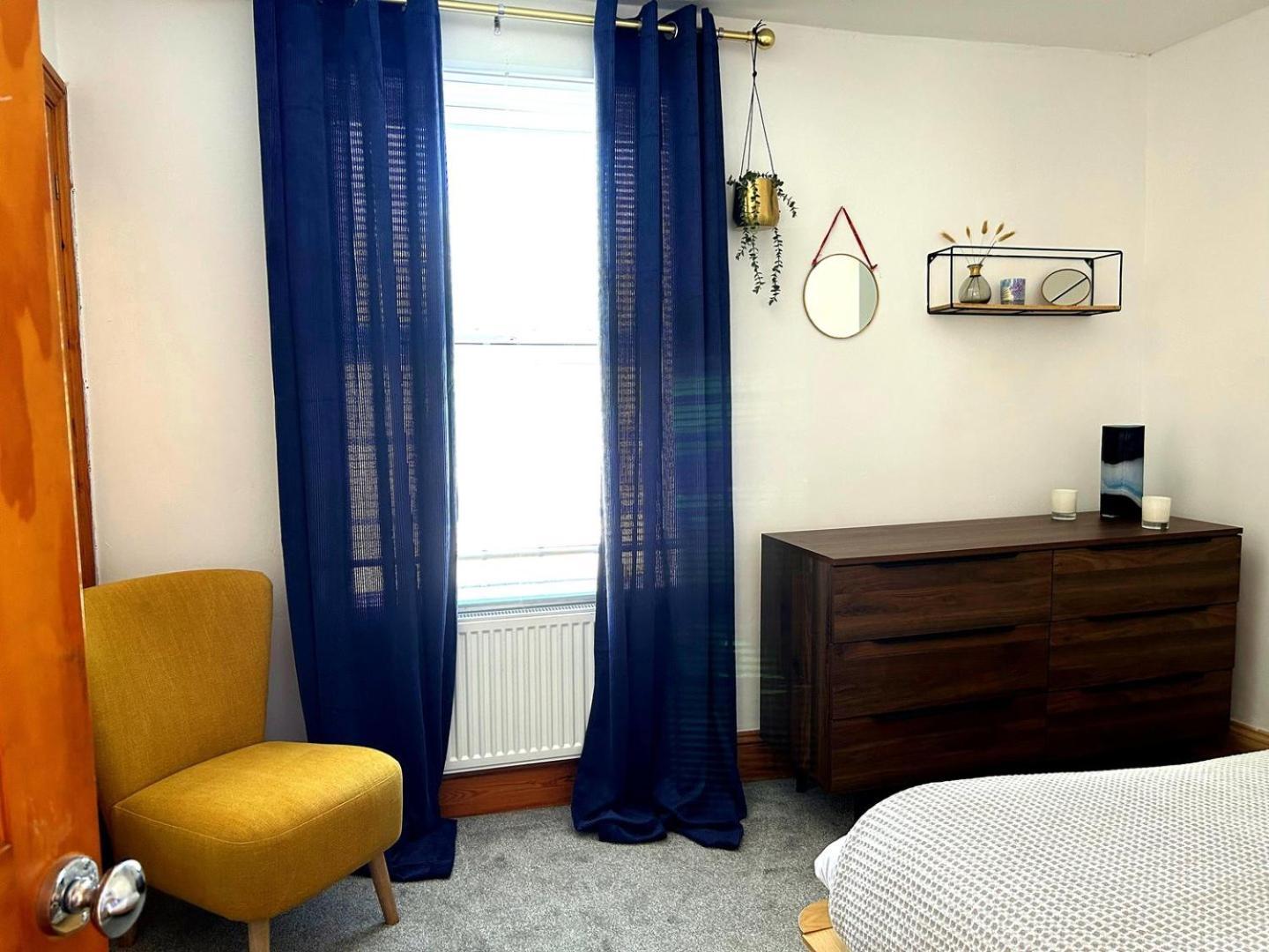Holiday home Charming 2br In Devon | Fully Equipped & Cosy Retreat *