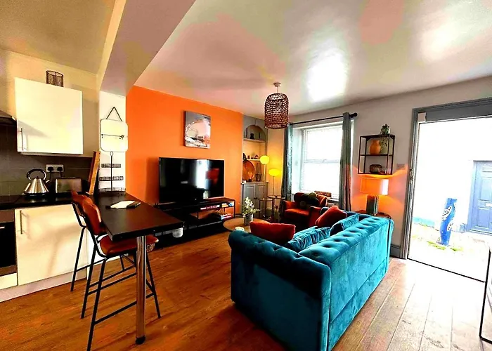 Charming 2Br Cottage In Devon | Fully Equipped & Cosy Retreat
