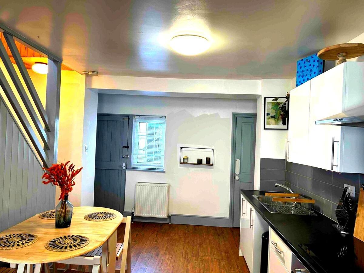 Charming 2br In Devon | Fully Equipped & Cosy Retreat Holiday home